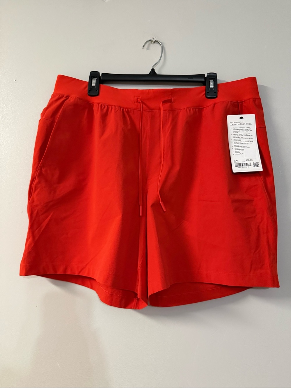 Red zeroed in Shorts